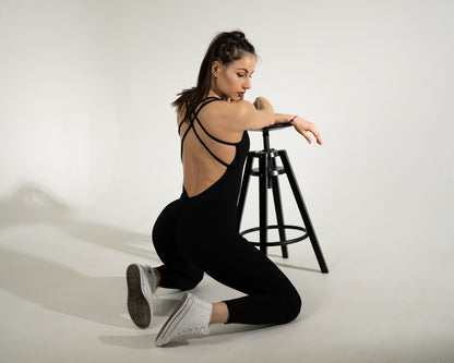 Jumpsuit with open back and  push-up effect from the Lavi Gym Elegance collection.