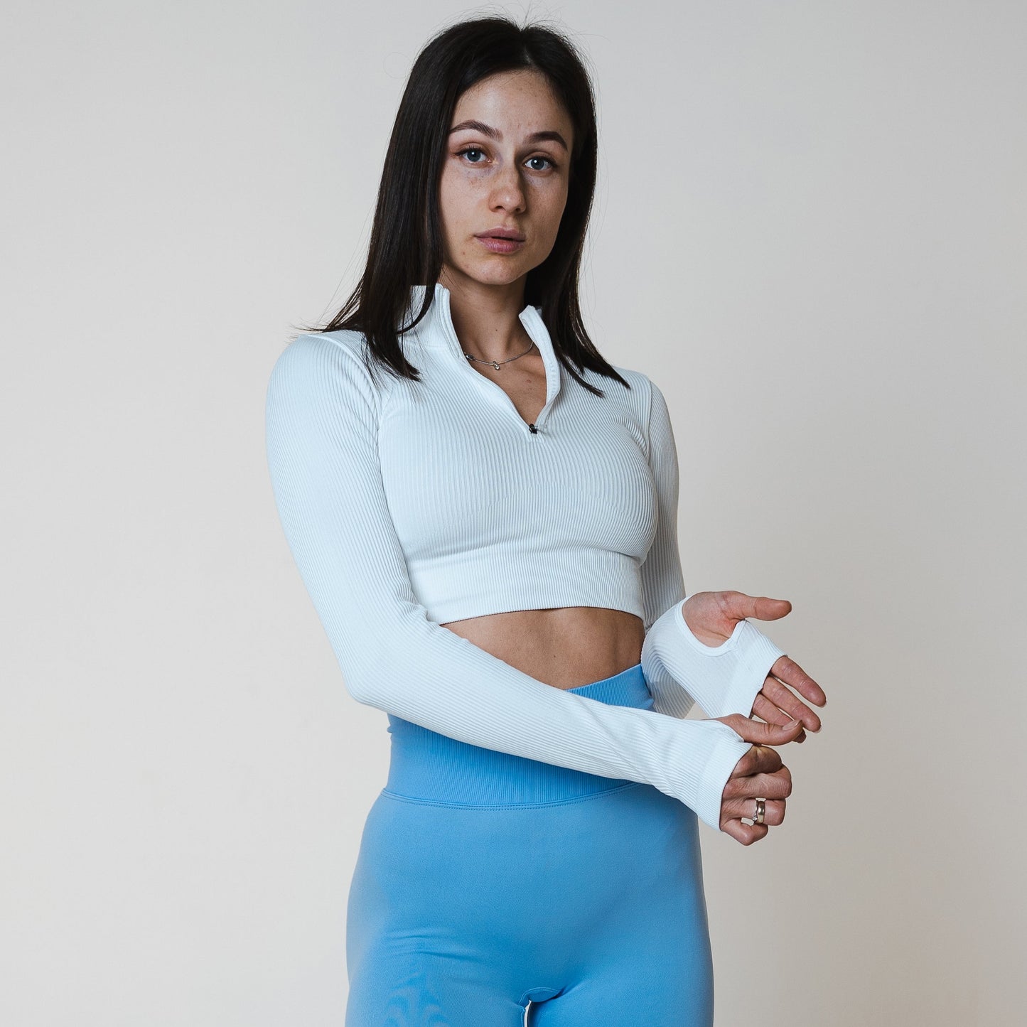 Short rashguard with zipper from the Lavi Gym collection.