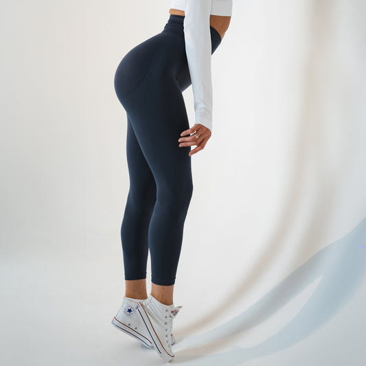 Lavi Harmony Collection - Dunkelblaue, glatte Leggings mit hohem, V-förmigem Bund über dem Gesäß