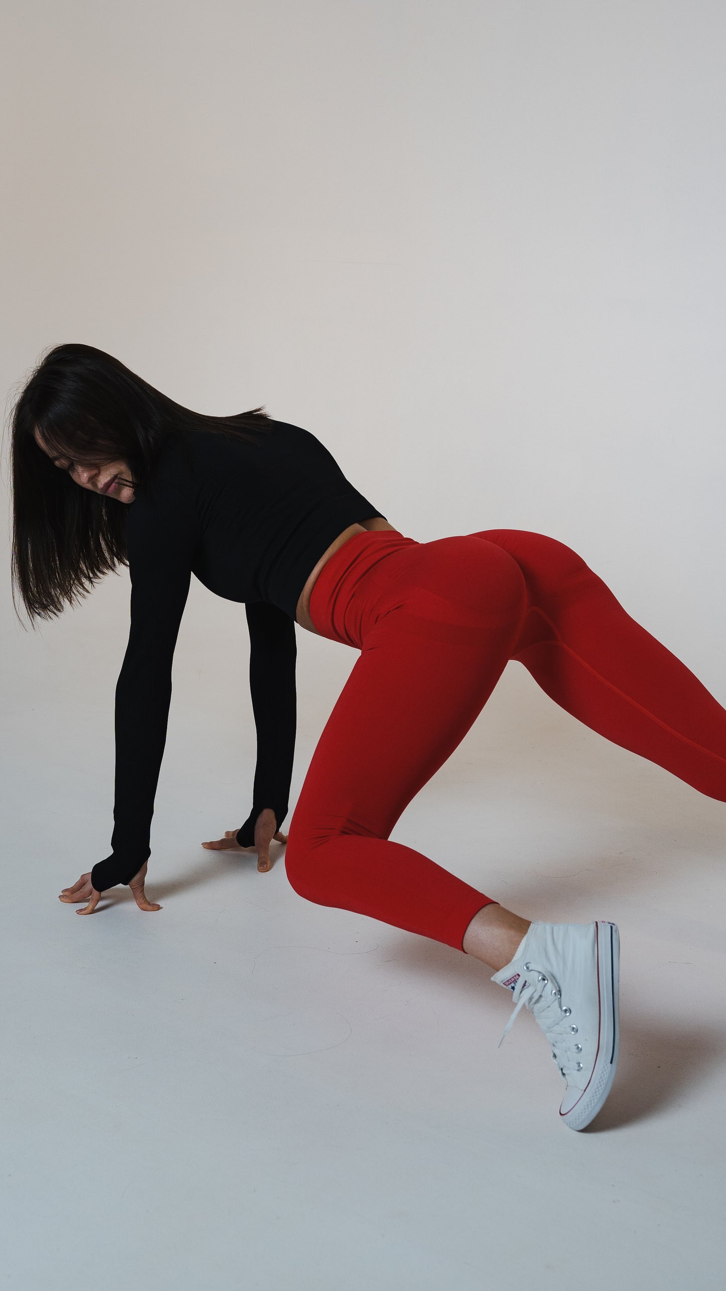 Lavi Gym DPU Leggings Collection – Red, High V-Shaped Waistband Above the Buttocks