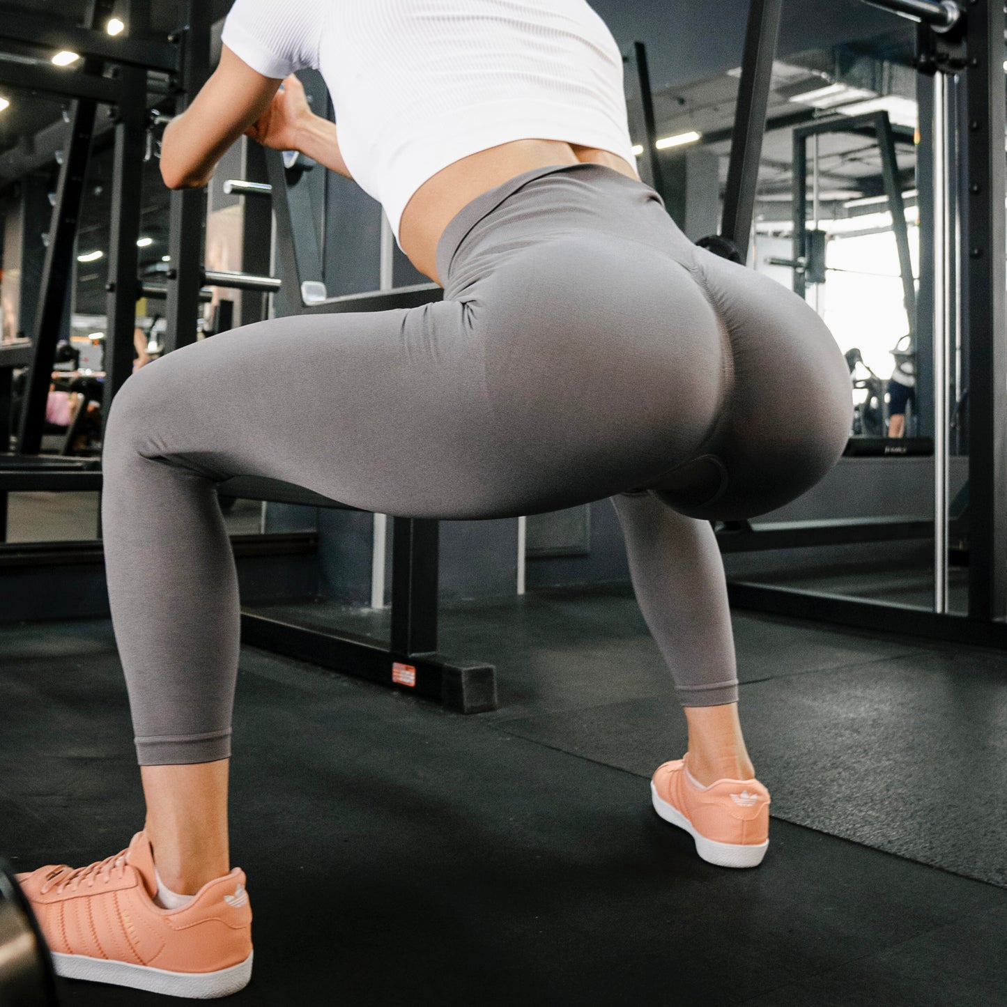 Lavi Harmony Collection - Dark Grey Smooth Leggings with High and V-Shaped Waistband Above the Glutes