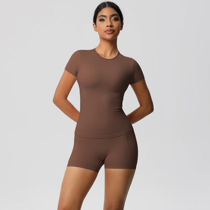 T-Shirt- und Shorts-Set aus der Lavi-Kollektion.