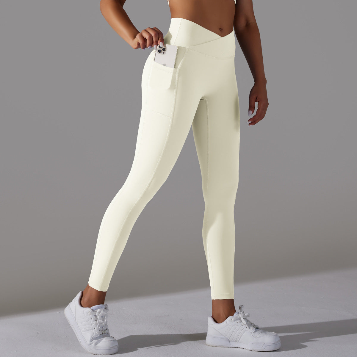 Lavi Collection -Smooth Leggings with pockets