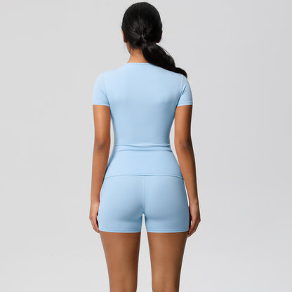 T-Shirt- und Shorts-Set aus der Lavi-Kollektion.