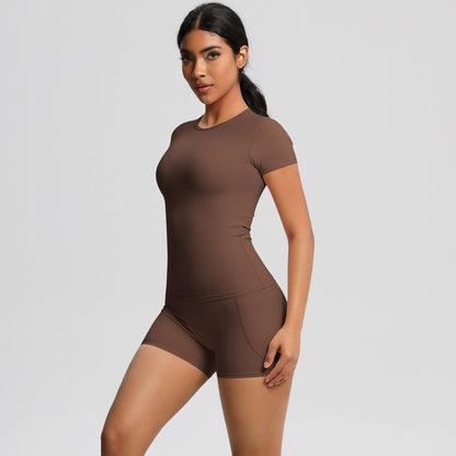 T-Shirt- und Shorts-Set aus der Lavi-Kollektion.