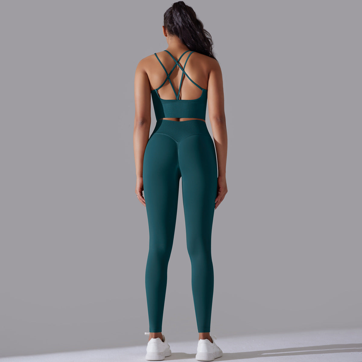 Top- und Leggings-Set mit Push-Up-Effekt aus der Lavi-Kollektion.