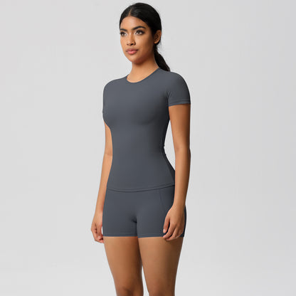 T-Shirt- und Shorts-Set aus der Lavi-Kollektion.