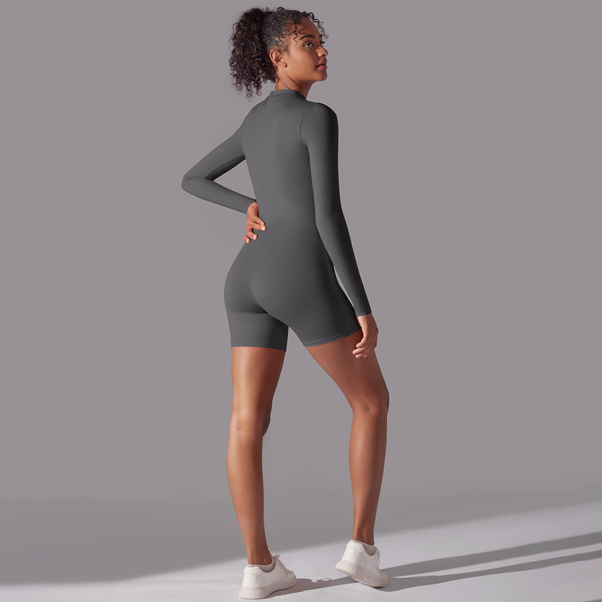 Jumpsuit aus der Lavi Passion Kollektion Zipper Kurzarm