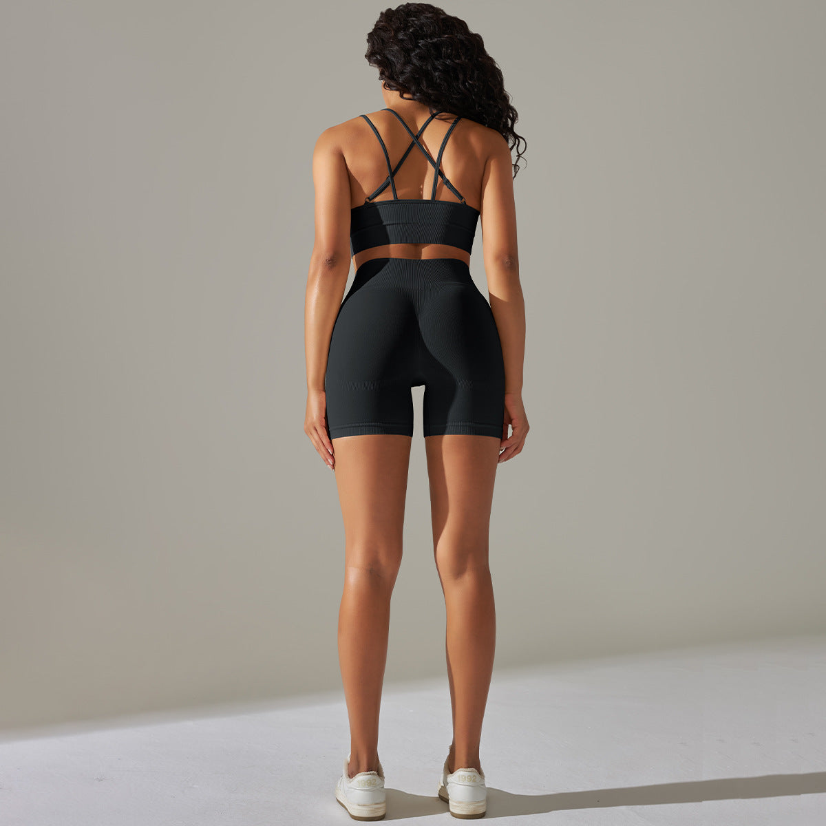 Top- und Shorts-Set mit Push-Up-Effekt aus der Lavi-Kollektion.