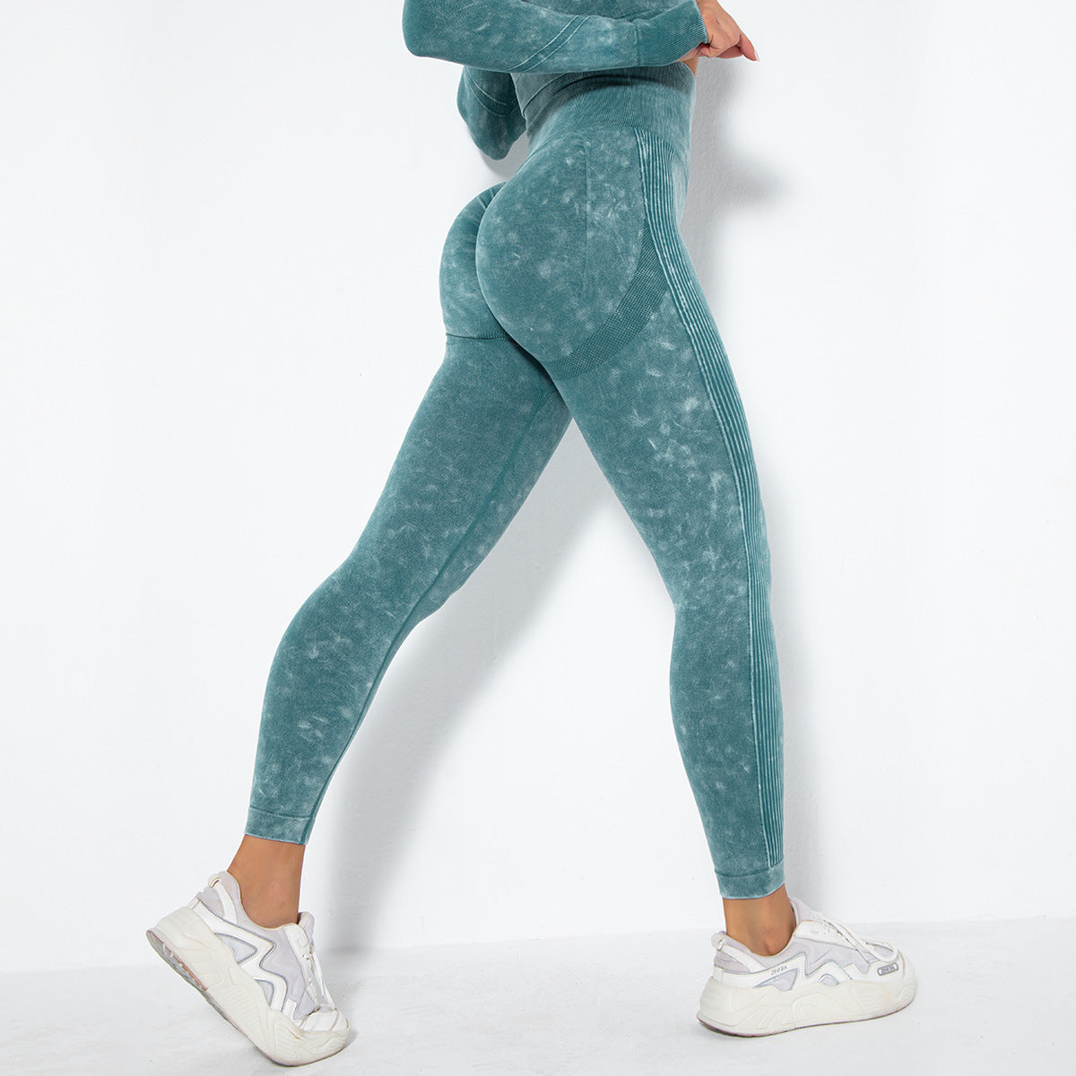 Leggings Aqua collection by Lavi Gym with push-up effect Green