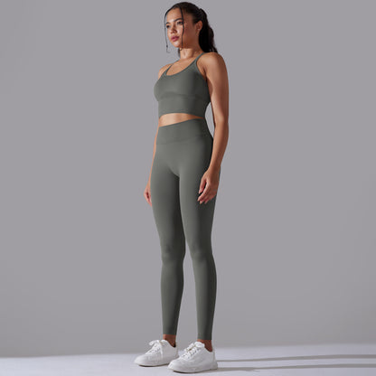 Top- und Leggings-Set mit Push-Up-Effekt aus der Lavi-Kollektion.