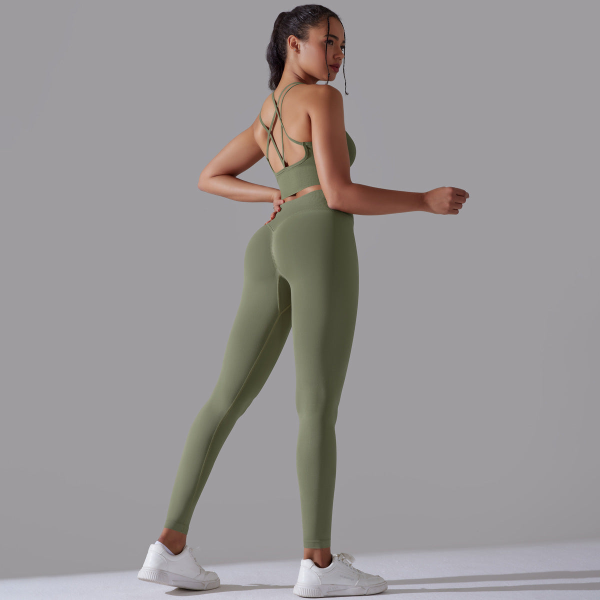 Top- und Leggings-Set mit Push-Up-Effekt aus der Lavi-Kollektion.