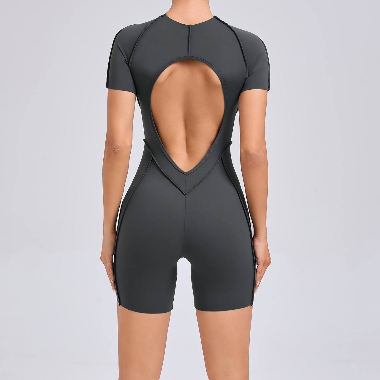 Schicker Shorts-Catsuit