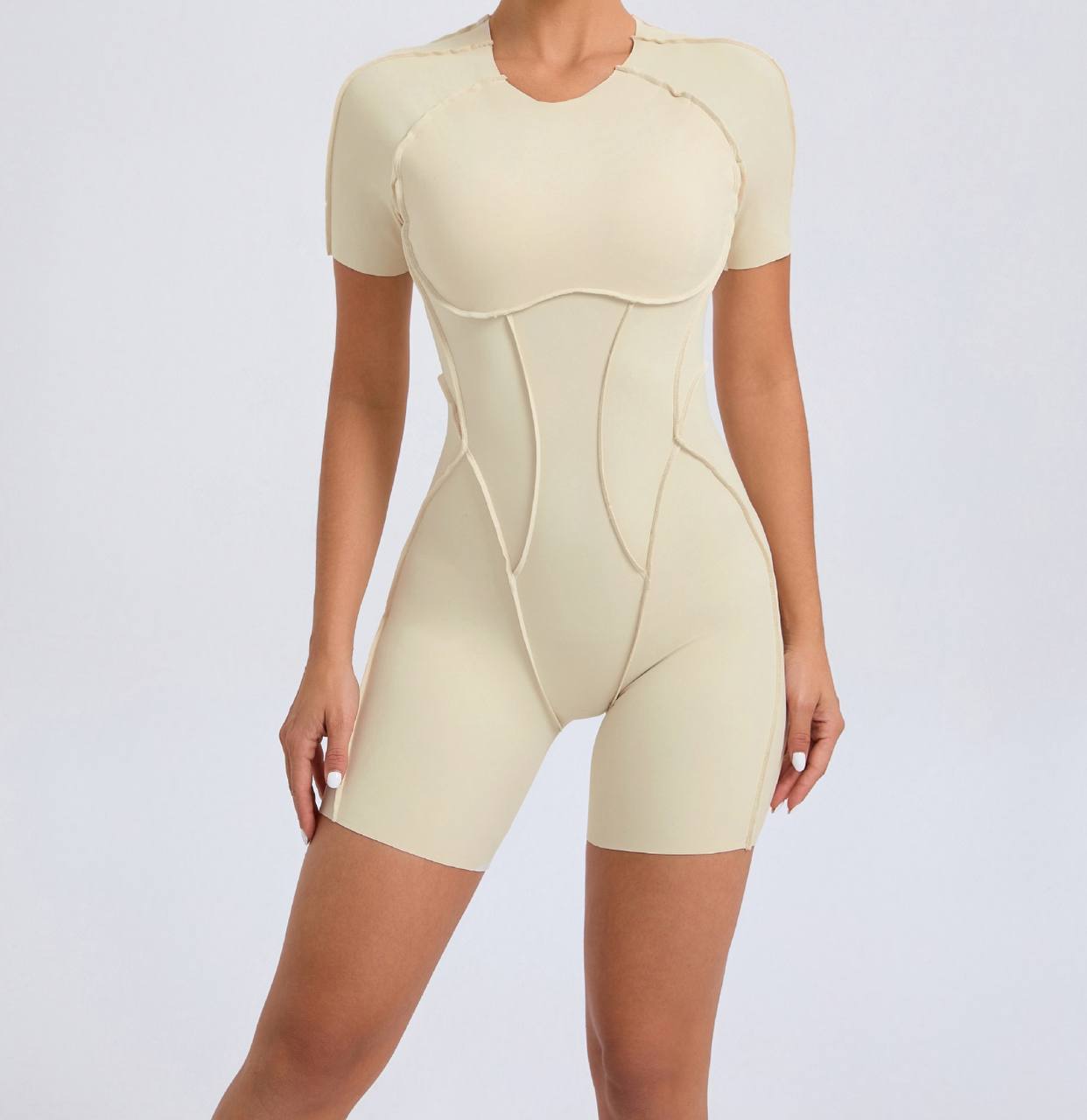 Jumpsuit with short sleeves and push-up effect from the Lavi Gym Passion collection